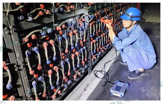 蓄電池內(nèi)阻測試現(xiàn)場